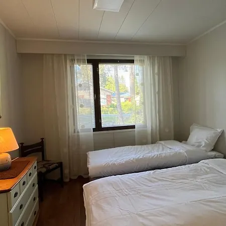 Karhujen Kaupungissa - Tapanintien Lumo *